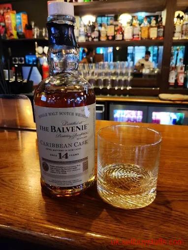 second hand/new: Best Music Pub in Portobello Market